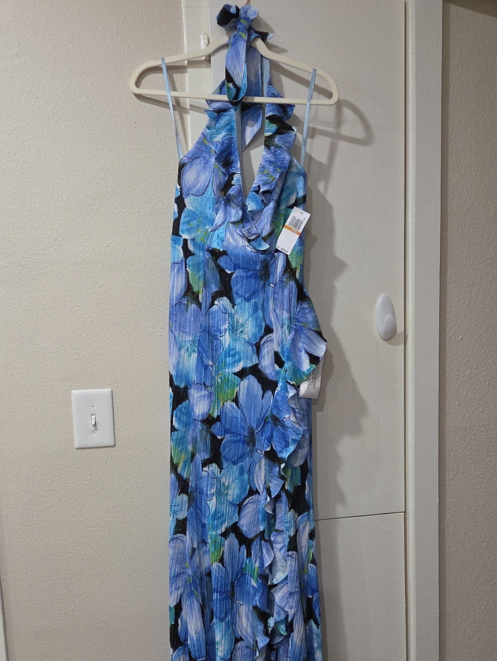 Dress The Population Nwt